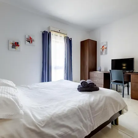 Idyllic Steps From The Promenade Apartament Sliema