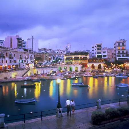 아파트 Idyllic Steps From The Promenade