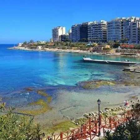 Idyllic Steps From The Promenade
