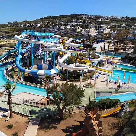 Idyllic Steps From The Promenade