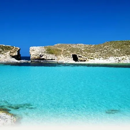 Idyllic Steps From The Promenade