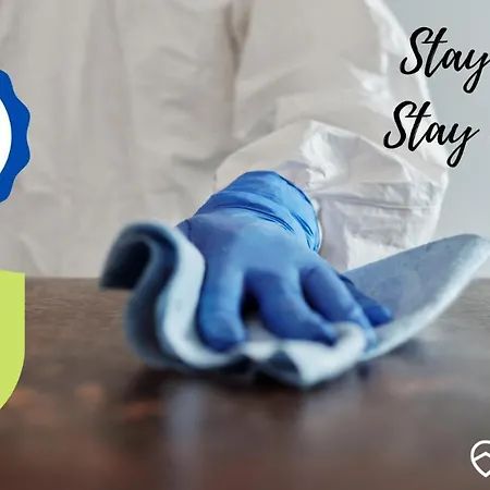 Idyllic Steps From The Promenade *