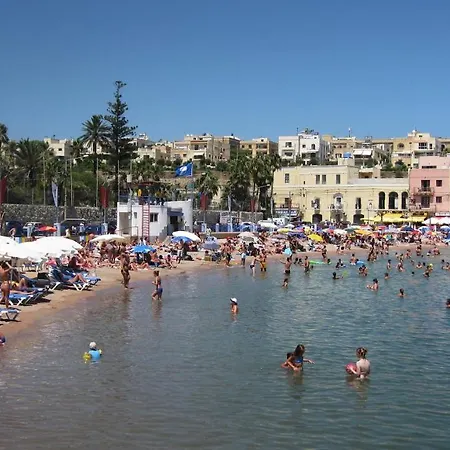 Idyllic Steps From The Promenade Apartman