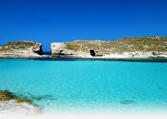 Idyllic Steps From The Promenade